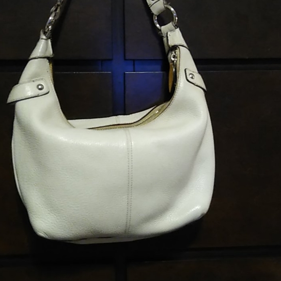 Coach - Picture 2 of 8